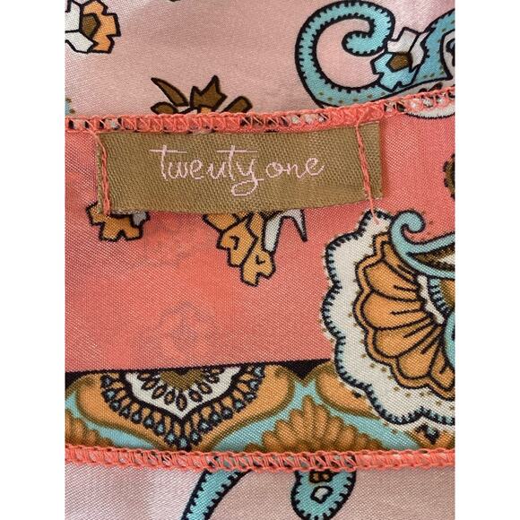 Twenty One Beautiful Vibrant Boho Paisley Blouse Size Large - Picture 4 of 9